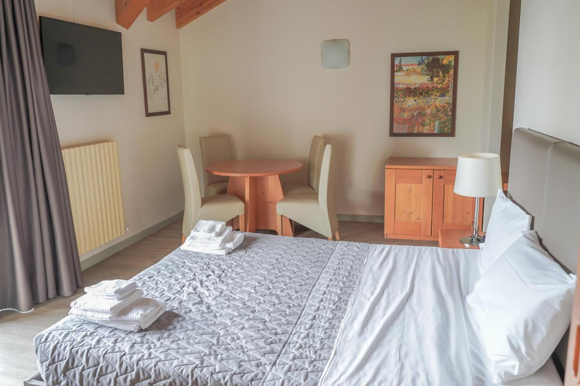 Al Ponte Garni Hotel Pergine Valsugana Room photo